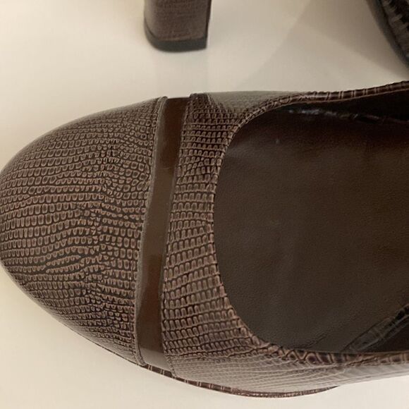 👠 COLE HAAN BROWN LEATHER ALLIGATOR HEELS 👠 - Picture 5 of 7